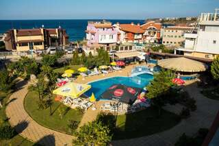 Отель Hotel Sunny Созополь Люкс с видом на море (2 взрослых и 2 детей)-1