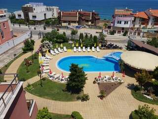 Отель Hotel Sunny Созополь Люкс с видом на море (2 взрослых и 2 детей)-2