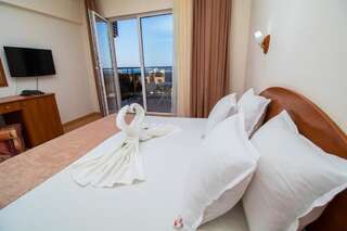 Отель Hotel Sunny Созополь Двухместный номер с 1 кроватью с видом на море-6